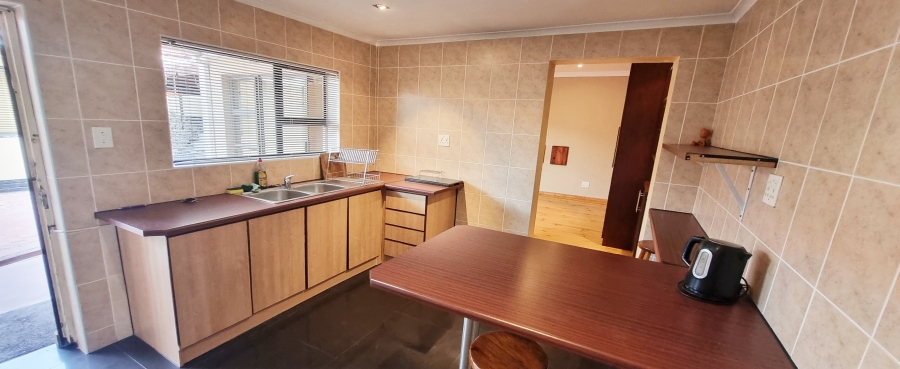 To Let 1 Bedroom Property for Rent in Kensington Western Cape